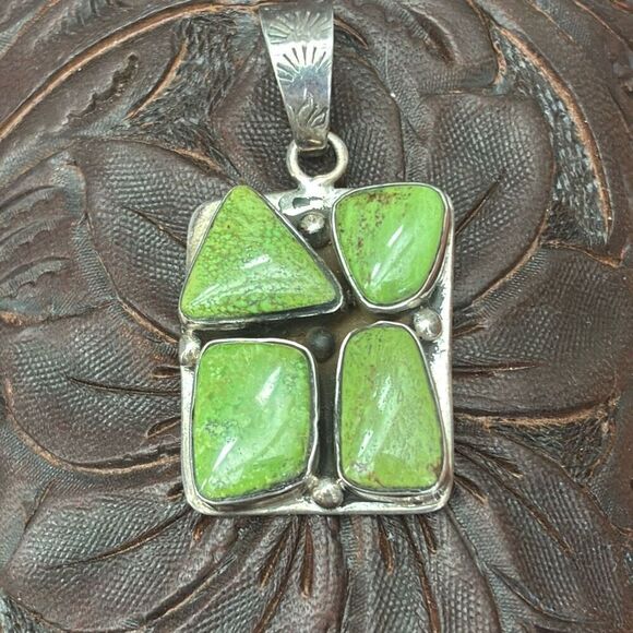 Russell Sam Navajo 925 silver green turquoise pendant necklace 4 stone western - Picture 1 of 13